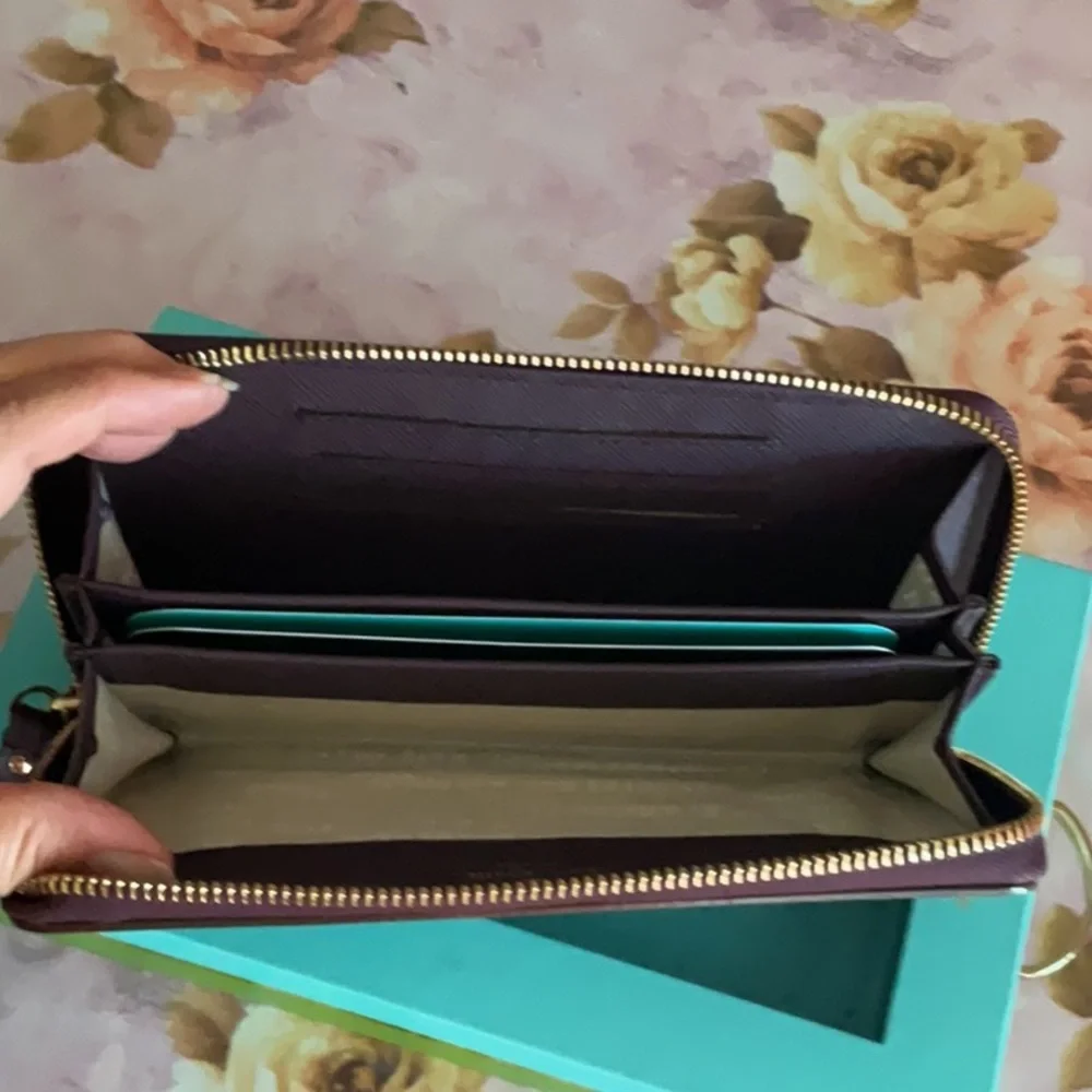 Kate Spade Perforated Wallet ♠️ - Picture 8 of 11